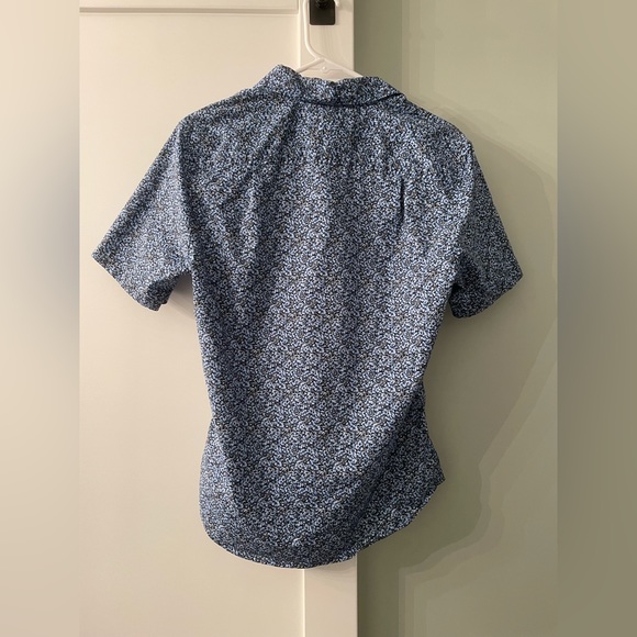 Men's Blue Floral Print Collar Short Sleeve Button Down Shirt - Picture 5 of 5